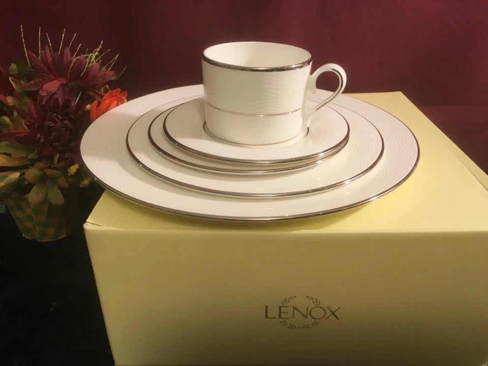 Lenox Apropos 5 Piece Place Setting NEW in BOX $172 USA first quality white