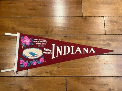 RARO GALHARDETE DE FUTEBOL INDIANA HOOSIERS PASADENA BOWL JR ROSE BOWL 29" - Imagem 1 de 4