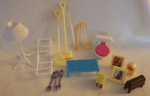 18 Barbie ? Besen Rechen WC Geschirrständer Mädchen Puppe Spielen 5" - 6" Spielzeug - Bild 1 von 1