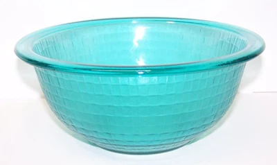 Vintage Pyrex Turquoise Peacock Basketweave Nesting Bowl #322 RARE & EXUC - Image 1 of 4