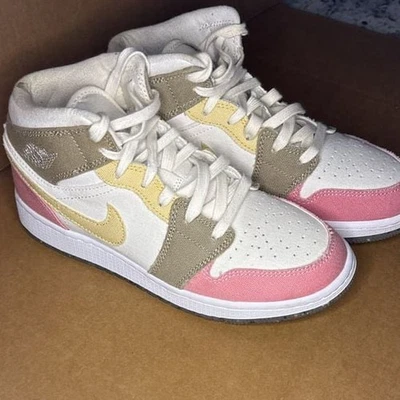 Nike Air Jordan 1 Mid SE GS Pastel Grind Vivid Green DJ0338-100 Size 5Y - Image 1 of 4