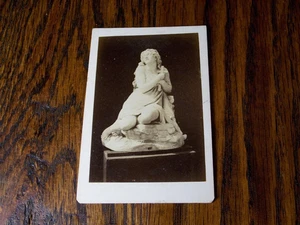 CDV52 CDV Fotografía Estatua de Mármol con Cruz Exposición Universal París 1867 - Imagen 1 de 3
