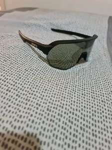 100% S2 sunglasses with 2 extra lenses - Picture 1 of 4