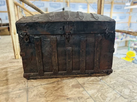 antique treasure chest Cover