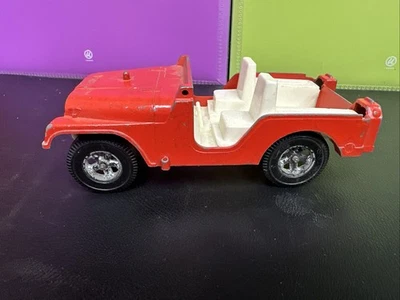 Hubley Jeep Red  Jeep series 1710  made USA Toy Early 70s - Image 1 of 4