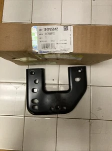 NEW GENUINE GM OEM 21-23 Escalade ESV Frame Components-Bumper Bracket 84765612 - Bild 1 von 4