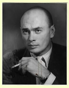 RARE Yul Brynner EARLY CAREER signed 8x10 inch photo with Beckett COA - STUNNING
