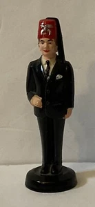 Vintage SHRINER Statue Figur Kunststofftyp - mit Fez - Bild 1 von 9