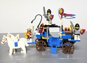 LEGO 6044 Royal King's Carriage Flag Shield Sword Royal Knight Minifigs