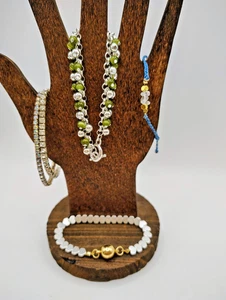 Set 5 Armbänder gold und silberfarben Herz grün silber Hänger Kristalle dehnbar - Bild 1 von 11