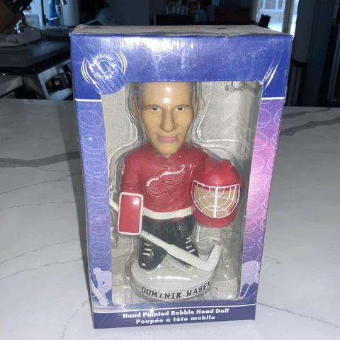2002 HAND PAINTED BOBBLE HEAD DOLL - BOBBLE DOBBLES - DOMINIK HASEK - Red Wings Cover