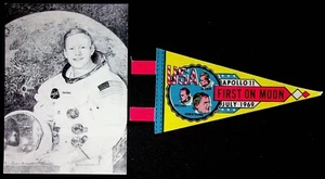 Banderín Apolo 11 First On Moon 1969 + postal gigante de Neil Armstrong Ohio - Imagen 1 de 2