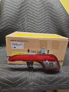 OEM 2021-2024 KIA SORENTO RIGHT REAR BACK UP BUMPER TAILLIGHT LAMP 92406-P2000 - Picture 1 of 10