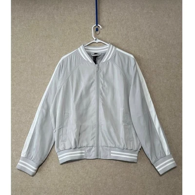 Chaqueta Bomber Manga Larga Betsy Johnson Gris Claro y Blanco Rayas, Talla L NUEVA SIN ETIQUETAS Foto 1 de 4