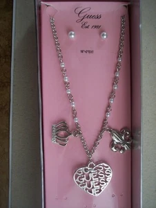Guess Silberfarben Herz Fleur de Lis Krone Halskette Simulierte Perlen Ohrring Set - Bild 1 von 1