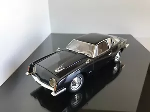 1:18 ROAD SIGNATURE 1963 STUDEBAKER AVANTI BLACK WITH WHITE INTERIOR - Picture 1 of 7