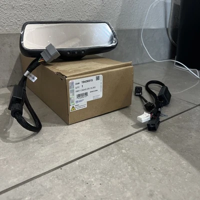 GM Replacement Rearview Mirror With 7.3 Inch Display! New In Opened Box￼ - Image 1 of 4