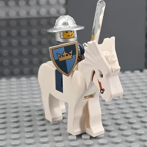LEGO Castle Kings Crown Knight Minifigure Horse Pre-owned Rare - Picture 1 of 7