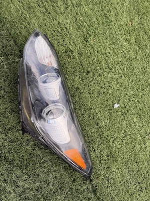 2017-2022 Kia Sportage Headlight Left LH Driver OEM Halogen Headlamp - Image 1 of 3