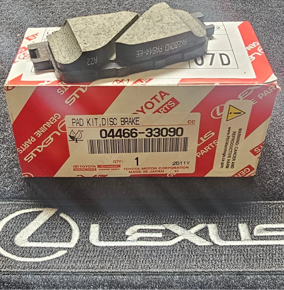PASTILLAS DE FRENO TRASERAS GENUINAS OEM LEXUS/TOYOTA 04466-33090 CAMRY & ES300 ES330 02 - 05 Foto 1 de 1