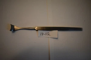 WM 18-112 DESMARRES LID RETRACTOR 5 1/2" SIZE 2 13MM - Picture 1 of 2
