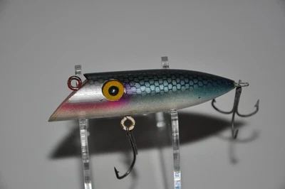 Excelente 3 1/2" Martin Salmon Plug I/Increíble Color Foto 1 de 4