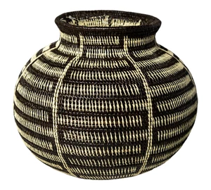 Extraordinary Black And White Woven Basket - Picture 1 of 11