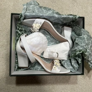 Nuevas Sandalias de Vestido Kate Spade New York Tanaceto Embellecidas Talla 8M Marfil Dama Bug - Imagen 1 de 13