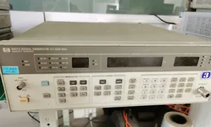 Agilent / HP 8657A Signal Generator, 100 kHz to 1040 MHz-YB# - Picture 1 of 4