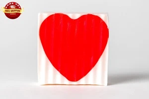 BARRA DE JABÓN VALENTINES CORAZÓN NATURAL HECHA A MANO ROJA Y BLANCA por H&B Oils Center 4 OZ - Imagen 1 de 12