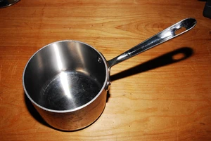 All-Clad MC2 2 Quart Master Chef 2 Saucepan Stainless Steel Lined USA No Lid - Picture 1 of 6