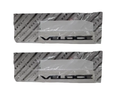 Stemma logo Veloce 2x nero laterale originale Alfa Romeo Giulia Stelvio 50556909 - Immagine 1 di 3