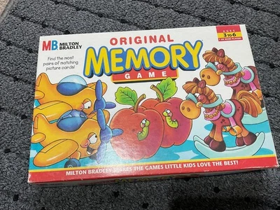original Memory game Milton Bradley . complete . #4664 . ©1996 . excellent - Image 1 of 4