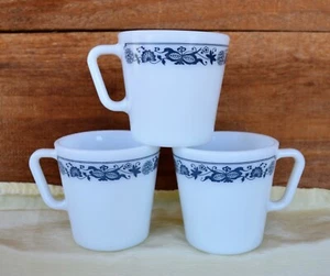 3 VTG Pyrex Old Town Blue Onion 8oz D-Handle #1410 Mugs Cups Microwave MADE USA - Picture 1 of 11