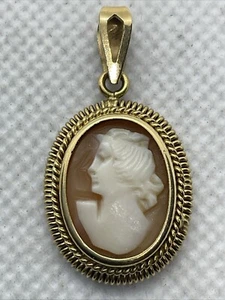 VINTAGE HANDMADE Solid 18K Yellow Gold Bezel Set CAMEO Charm Pendant w/17K Lock - Picture 1 of 20