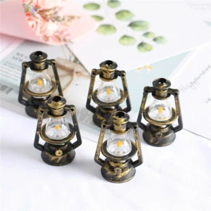 4 pezzi accessori miniature casa delle bambole scala 1:6 lampada a cherosene retrò soggiorno - Foto 1 di 9