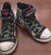 TODDLER GIRL'S SKECHERS TWINKLE TOES SHOES, SIZE 12 US.GOOD CONDITION. 