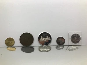 5x SILVER AND BRASS BUGATTI ANNIVERSARY COINS - GOOD CONDITION - 408 - Imagen 1 de 6