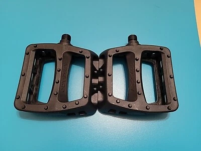 Pedales de plataforma Odyssey Twisted PC negros husillo de rosca de 1/2" bicicletas de montaña BMX Foto 1 de 2