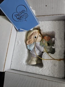 Presious Moments Figur Deck The Halls Ornament.  - Bild 1 von 3