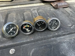 VINTAGE GAUGES STEWART WARNER Set Oil Vacuum Volts + Amp Lot 1960s 70s - Bild 1 von 10