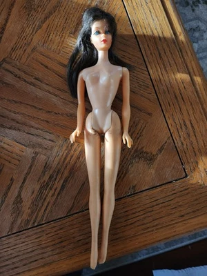 Vintage 1966 Twist N Turn Barbie Doll Brunette Hair, Blue Eyes Japan - Image 1 of 4
