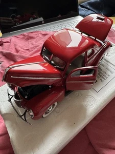 Modellino auto Danbury come nuovo 1940 Ford Deluxe Coupe pressofuso nuovo spedizione gratuita - Foto 1 di 12