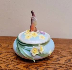 Franz Porcelain Rare Papillon Butterfly Trinket Box FZ00900 - Picture 1 of 9