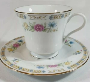 Liling Fine China Ling Rose #1106 Cup and Saucer - Imagen 1 de 10
