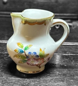 Herend Porcelana 2.75" Crema Reina Victoria Borde Verde - Imagen 1 de 5