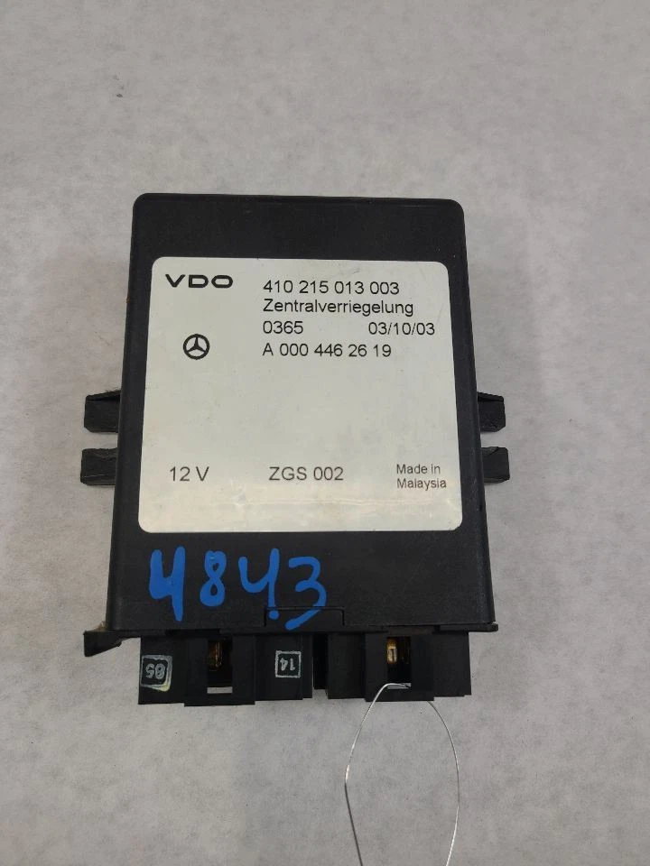 Chassis ECM Theft-locking Central Locking Fits 04-06 SPRINTER 2500 607760 - Image 1 of 4