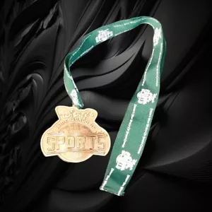 1997 Walt Disney World Wide World of Sports Marathon Medal Medallion & Lanyard - Picture 1 of 4