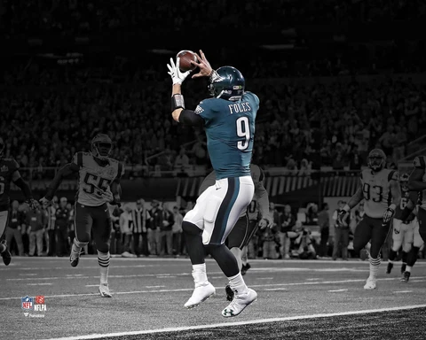 Nick Foles Eagles Unsigned SB LII Philly Special Horizontal Spotlight Photo Cover
