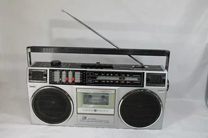 VINTAGE GENERAL ELECTRIC GE 3-5455A AM/FM RADIO CASSETTE PLAYER RECORDER BOOMBOX - Picture 1 of 9
